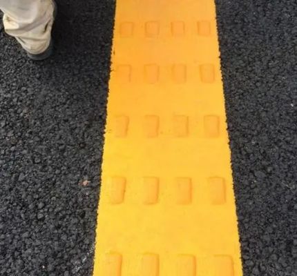 バッテリー駆動 振動 道路線標識機 熱塑性ノイズ線塗装機器