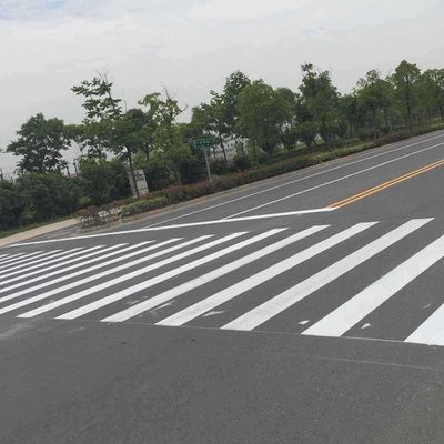 歩道線への自動的な熱塑性道路標識機