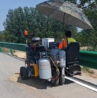 ミニ運転熱可塑性道路線引き三輪車、伝導オイル加熱システム付き