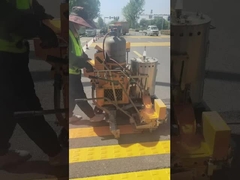 熱塑性凸状の道路線条紋マーク機